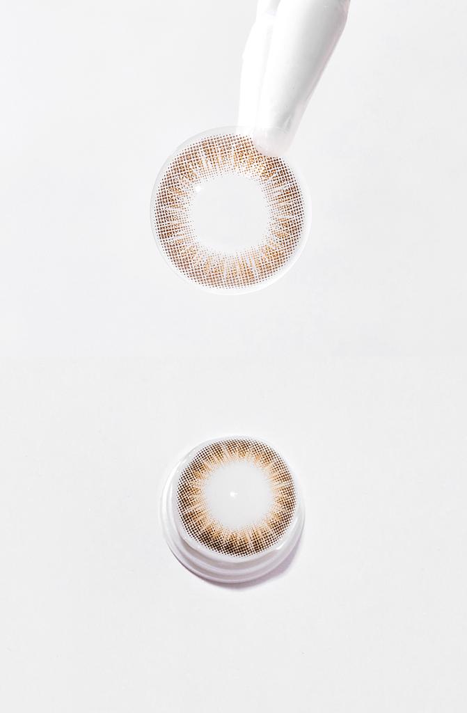 Hapa Kristin - Ahhh! Kristin Brown - 月 con  (2P)